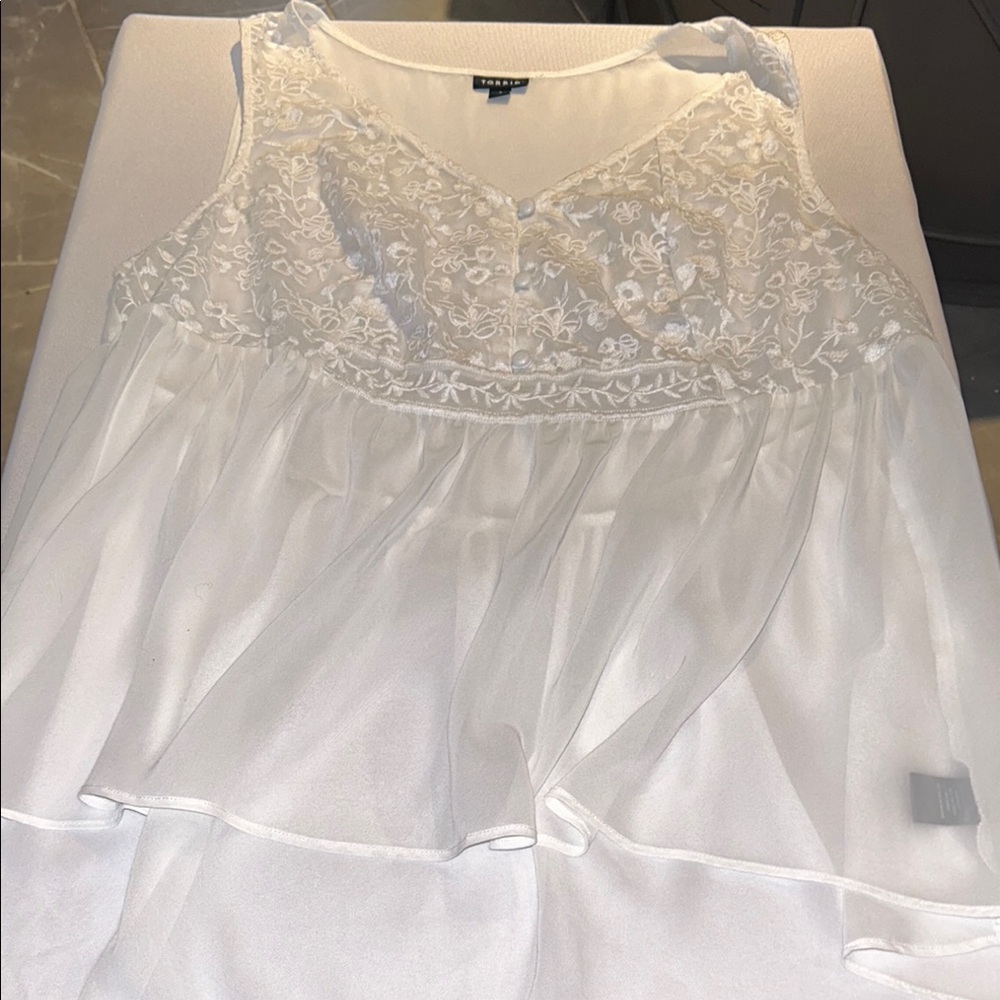 Torrid Sheer Ivory High Low Sleeveless Tank Blouse Lace EUC sz 2X